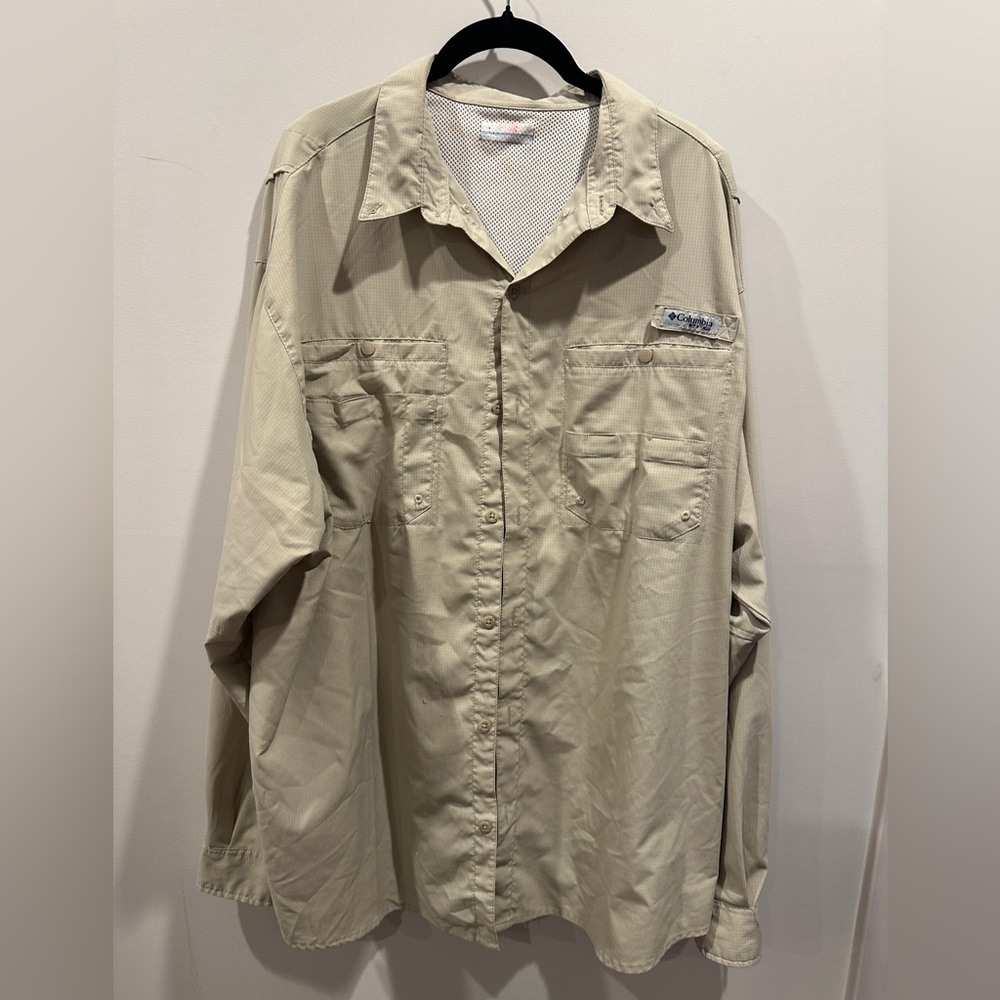 Columbia Men's Tan shirt